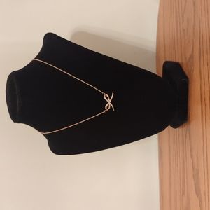 Rose gold bow necklace